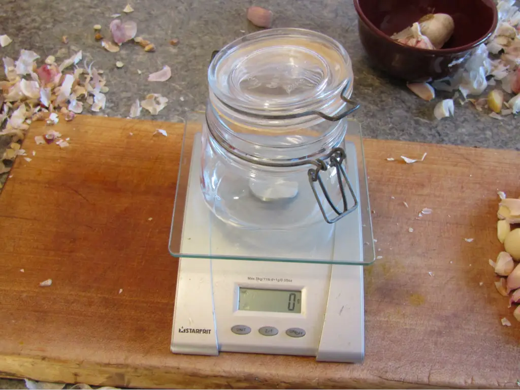 empty swing top jar on taired scale